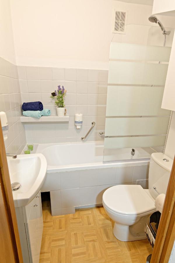 브로츠와프 Apartament Pod Krasnalem Wroclovkiem 아파트 외부 사진